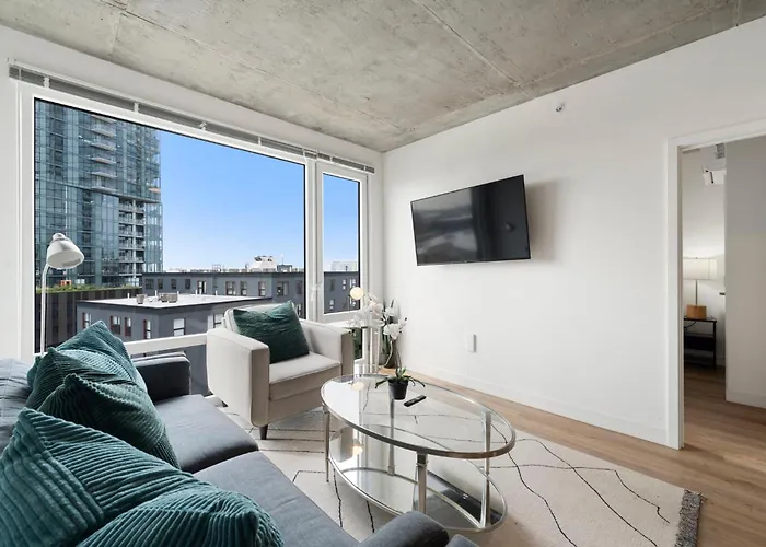 High-rise 4br W Views Comfort & Space Hotel Chicago