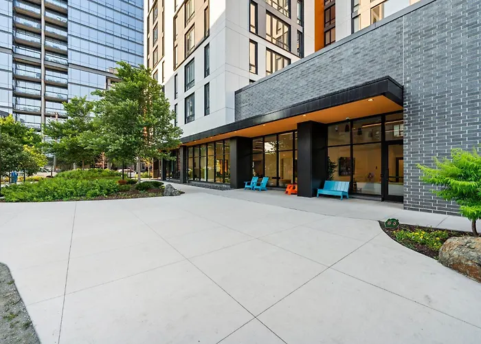 Hotel High-rise 4br W Views Comfort & Space Chicago