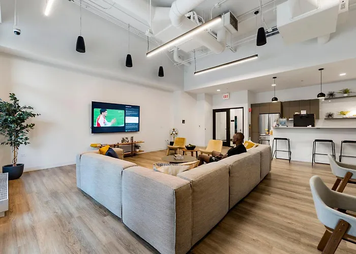 High-rise 4br W Views Comfort & Space Hotel *
