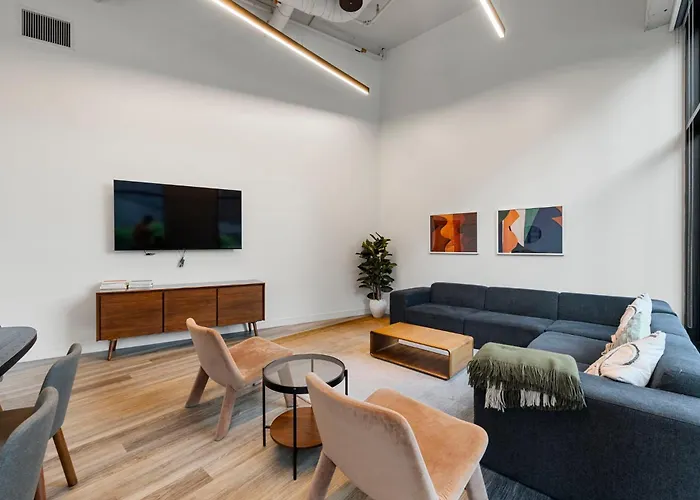 High-rise 4br W Views Comfort & Space Hotel Chicago
