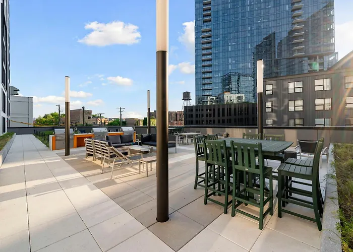 Hotel High-rise 4br W Views Comfort & Space