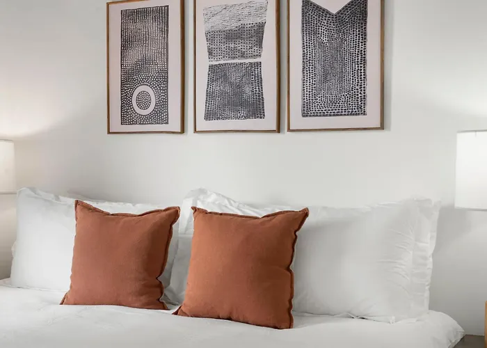 High-rise 4br W Views Comfort & Space Hotel Chicago