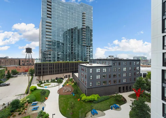 High-rise 4br W Views Comfort & Space