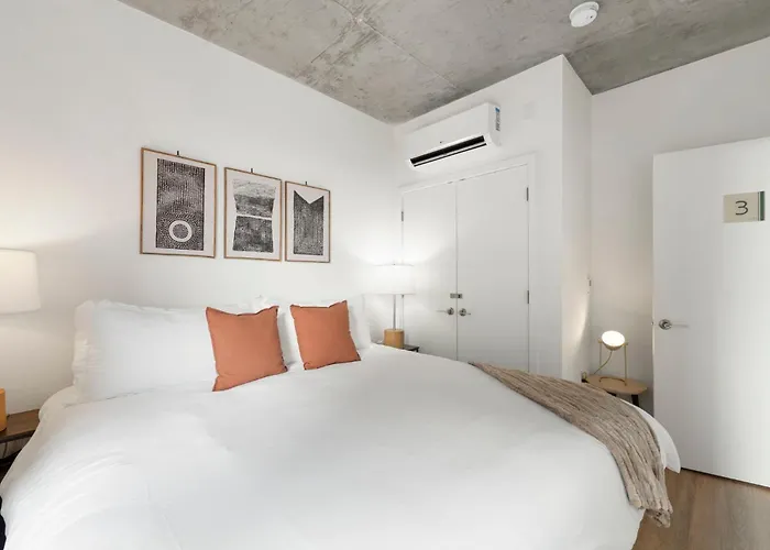 High-rise 4br W Views Comfort & Space